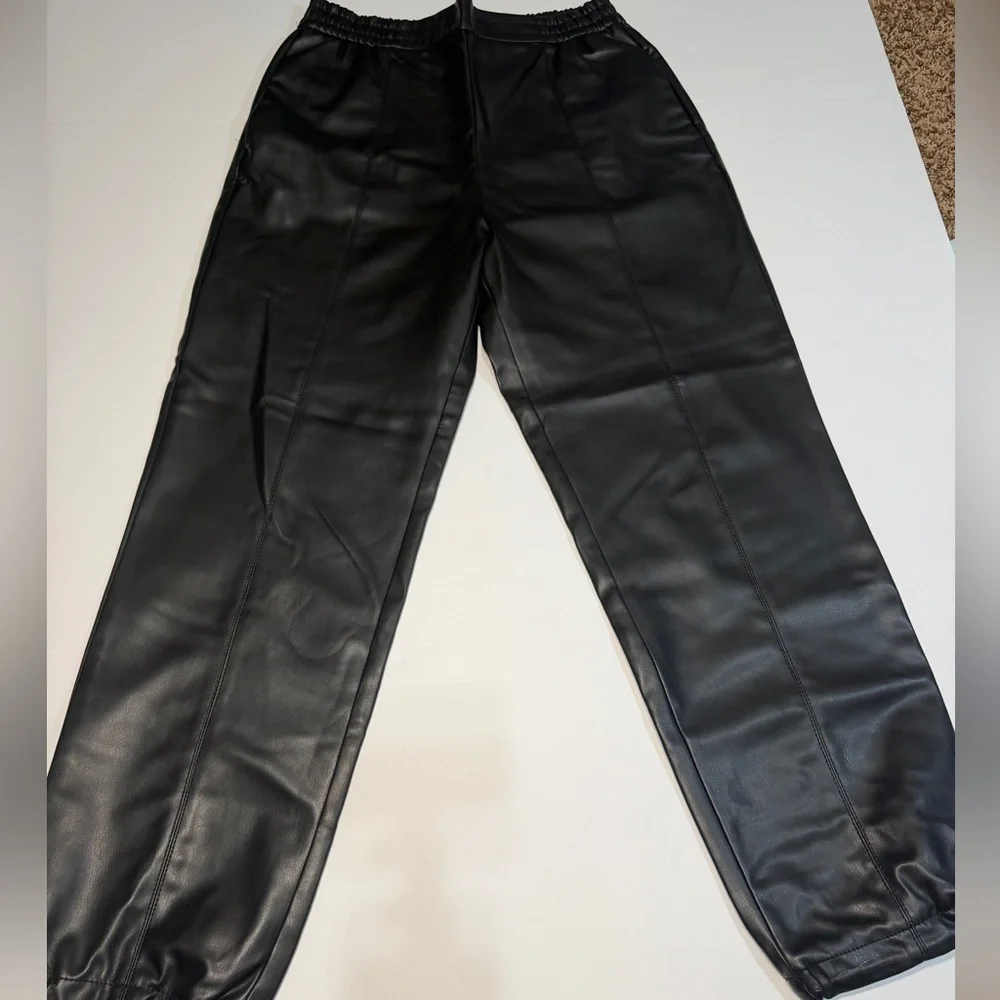 Zara Black Faux Leather Waistband Detail - Picture 2 of 6